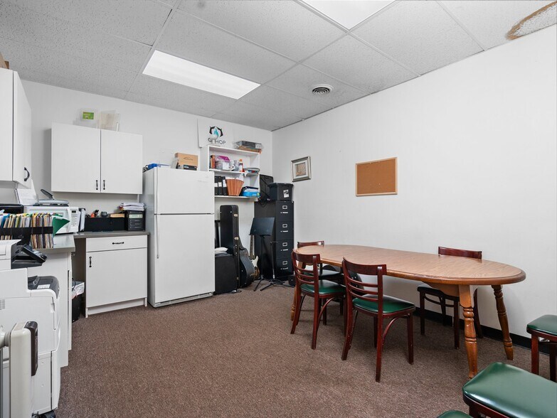 More Photos Of 3211 N Garfield, Traverse City Freestanding For Sale