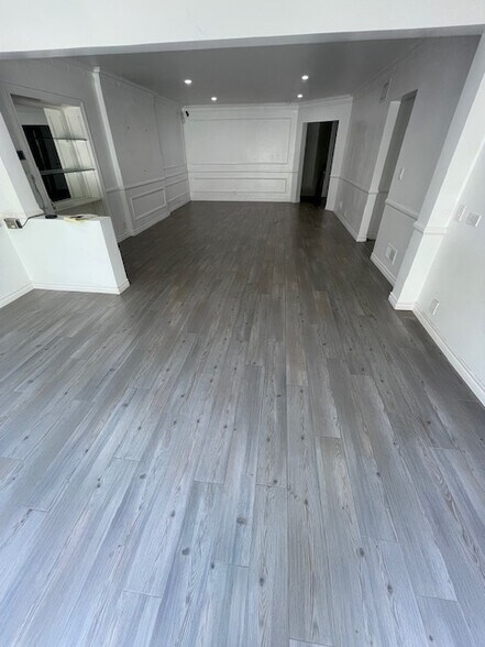 More Photos Of 872 Huntley Dr, West Hollywood General Retail For Lease