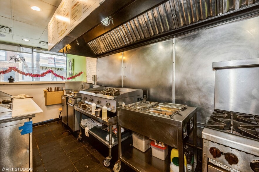 More Photos Of 1956 W Armitage Ave, Chicago Storefront Retail Residential For Sale