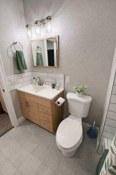 More Photos Of 2102 S 12th St, Tacoma Office Residential For Sale