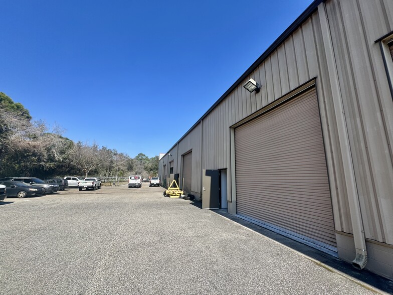 More Photos Of 1230 N US Highway 1, Ormond Beach Flex For Lease