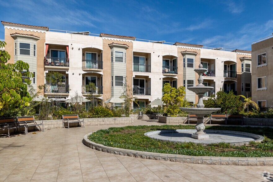 More Photos Of 14105 Chadron Ave, Hawthorne Apartments For Lease