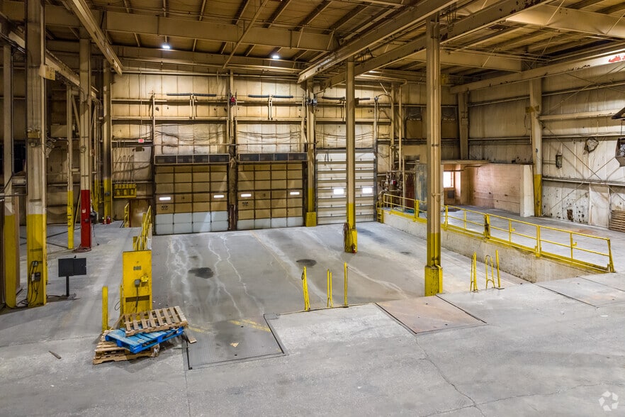 More Photos Of 7900 W Tower Ave, Milwaukee Manufacturing For Lease