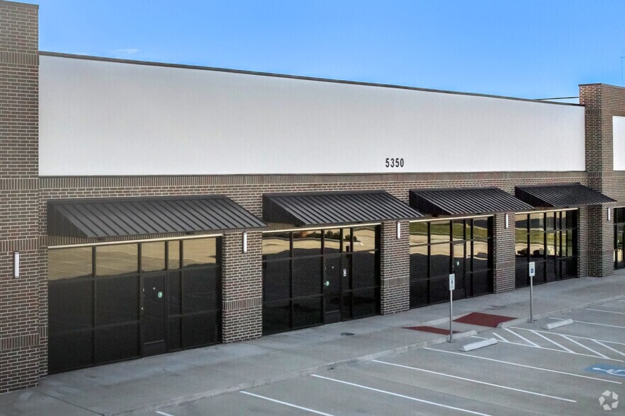 More Photos Of 5350 Fry Road, Katy General Retail For Lease