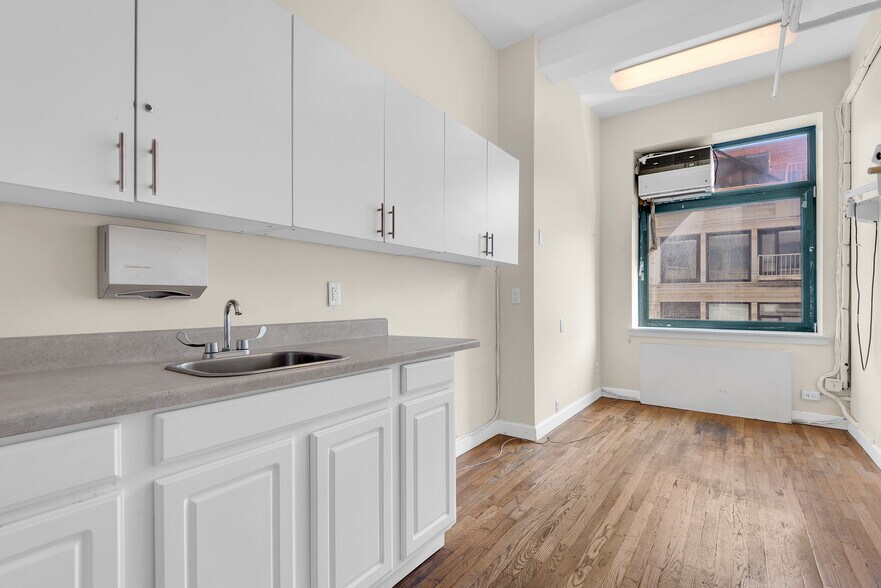 More Photos Of 14 E 4th St, New York Loft Creative Space For Sale