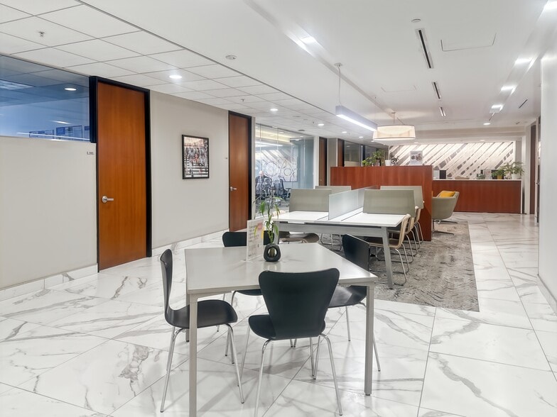 More Photos Of 50 California St, San Francisco Coworking Space