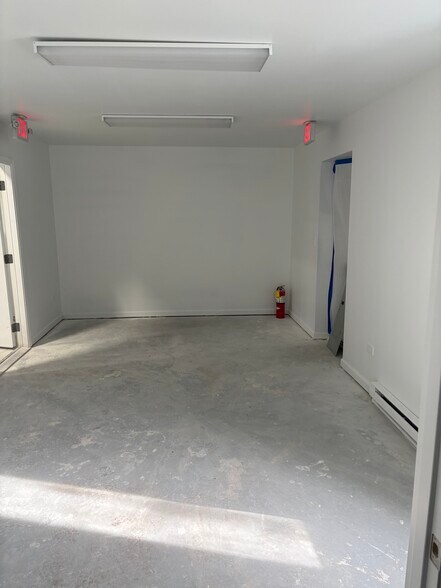 More Photos Of 7897 Taft St, Merrillville Warehouse For Lease