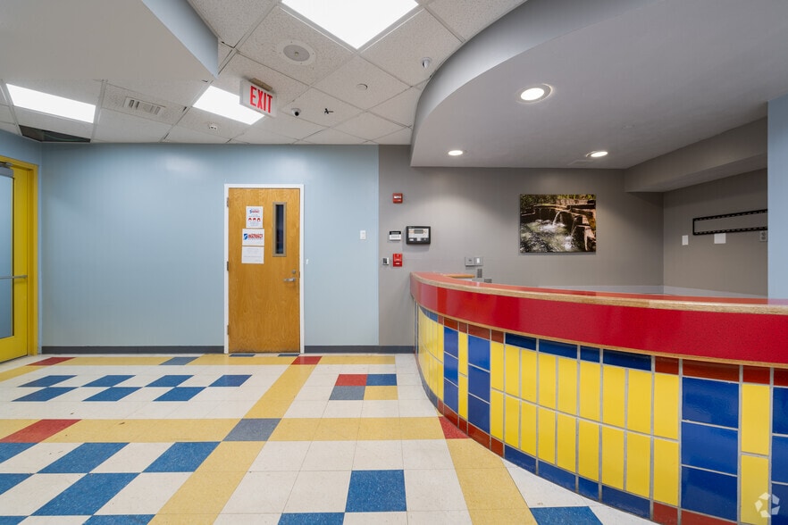 More Photos Of 701 N Niles Ave, South Bend Medical For Lease