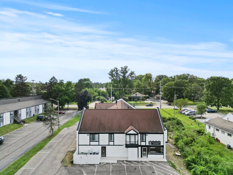 More Photos Of 4588 Kenny Rd, Columbus Storefront Retail Office For Sale