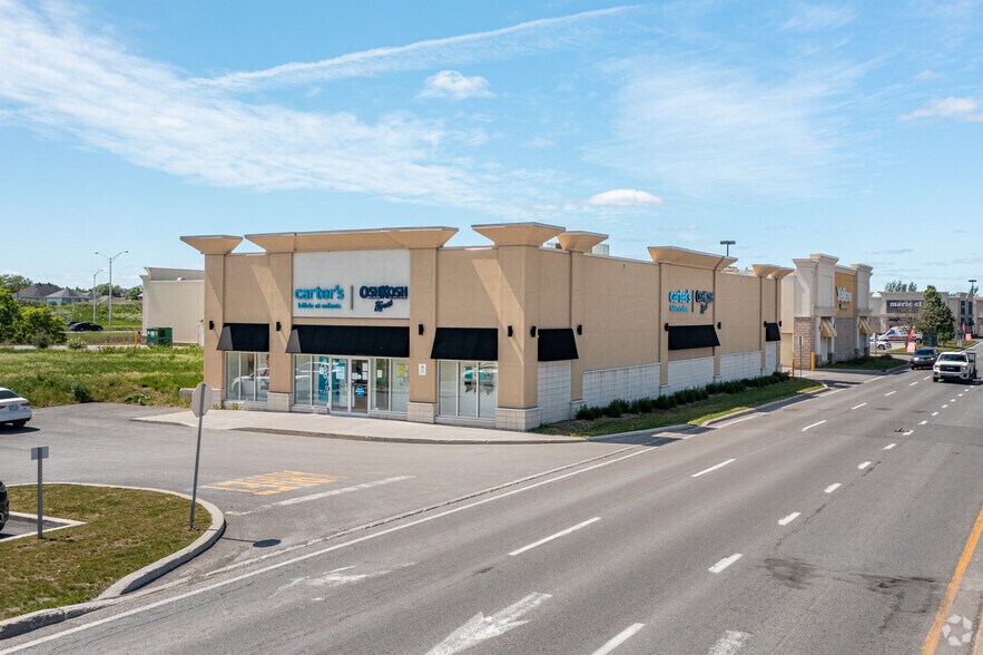 More Photos Of 5205 Boul Robert-Bourassa, Laval Unknown For Lease