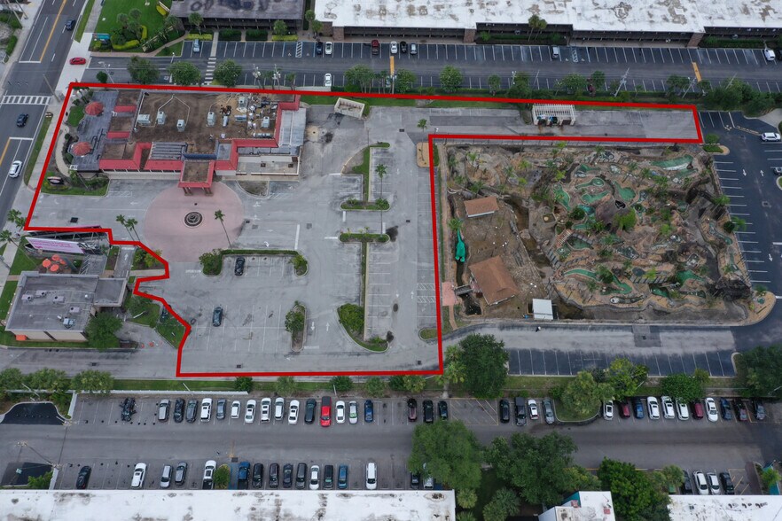 More Photos Of 7500 International Dr, Orlando General Retail For Sale