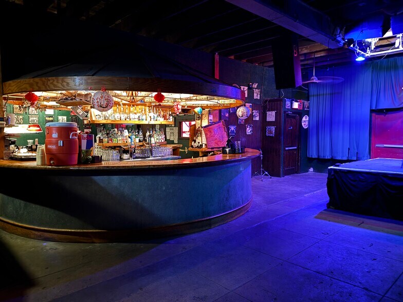 More Photos Of 710 Red River St, Austin Storefront For Lease