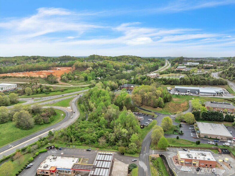 More Photos Of 2010 Castaic Ln, Knoxville Office For Sale