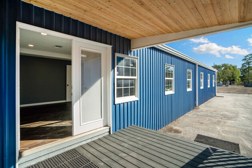 More Photos Of 19510-19514 Turtle Creek Ln, Magnolia Warehouse For Sale