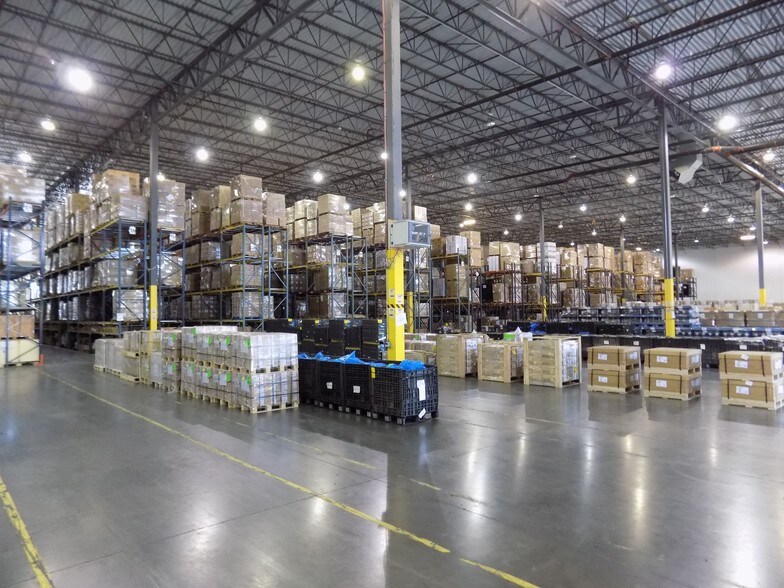 More Photos Of 1040 Trade Ave, Dallas Distribution For Lease