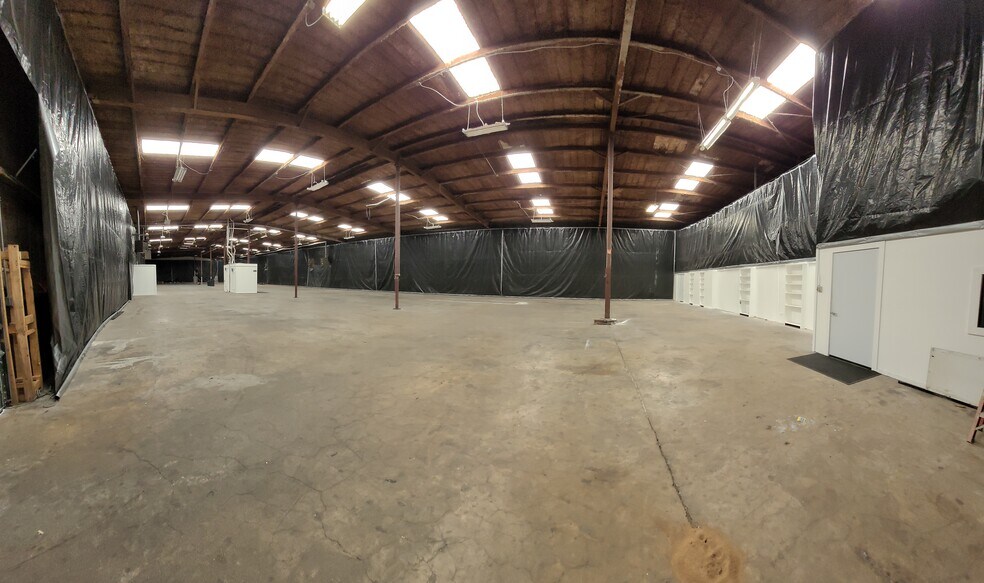 More Photos Of 8245 North Fwy, Houston Unknown For Lease