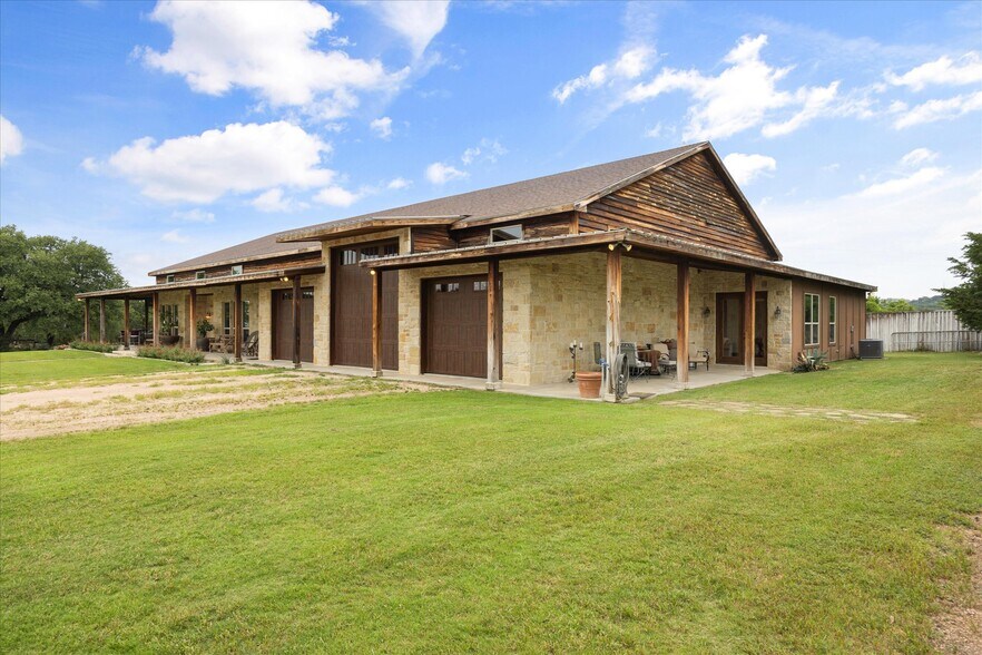 More Photos Of 1904 Floyd Rd, Weatherford Specialty For Sale