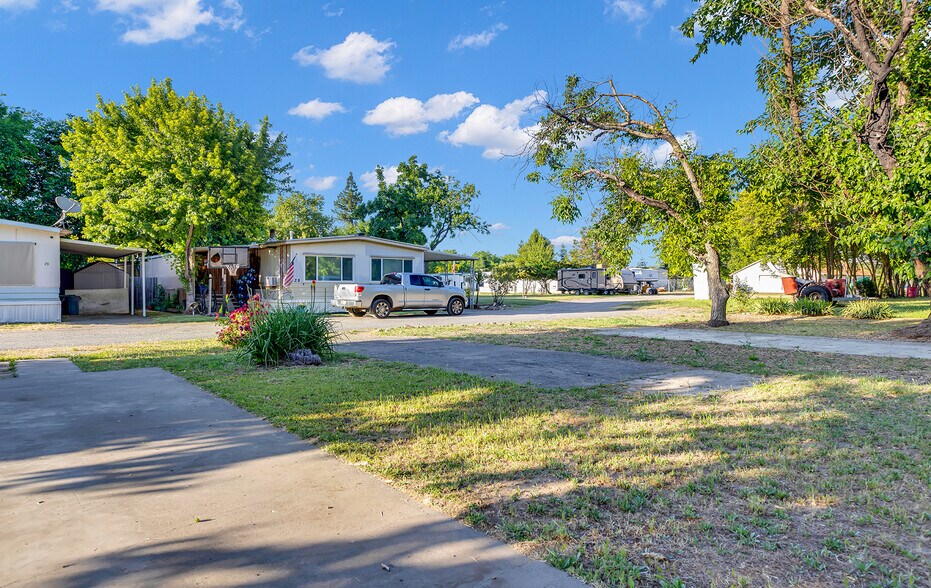 More Photos Of 24850 5th Ave, Los Molinos Manufactured Housing Mobile Home Park For Sale