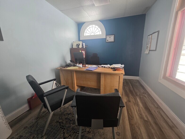 More Photos Of 1451 E Market St, Warren Medical For Sale