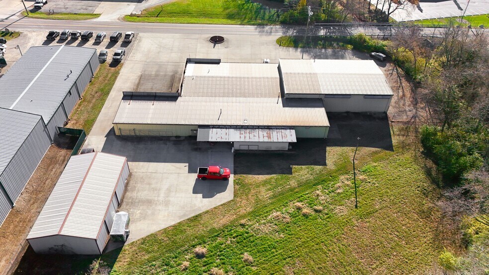 More Photos Of 200 Industry Dr, Carlisle Warehouse For Lease