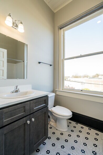 More Photos Of 201 Chatham St, Sanford Office Residential For Sale