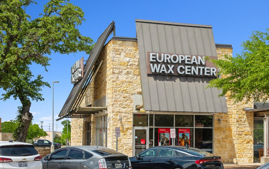More Photos Of 1890 Ranch - 1335 E Whitestone Blvd, Cedar Park, Cedar Park General Retail For Lease