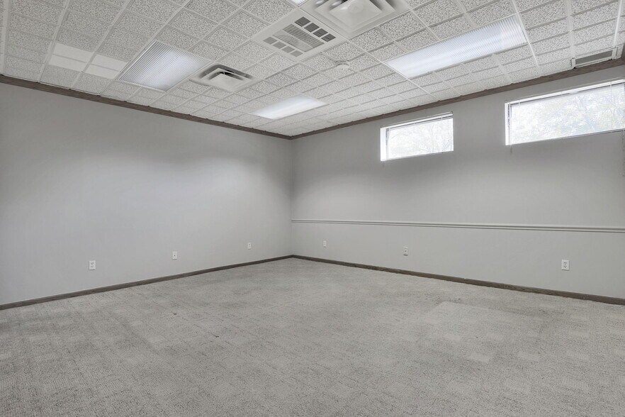 More Photos Of 799 N Hague Ave, Columbus Warehouse For Lease