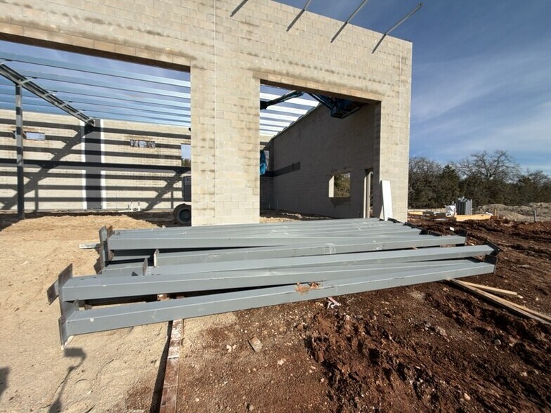 More Photos Of 1004 Clear Skies Way, Georgetown Flex For Sale