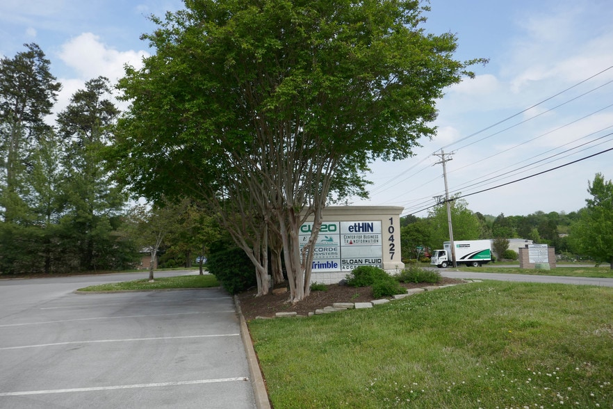 More Photos Of 10427 Cogdill Rd, Knoxville Light Distribution For Lease