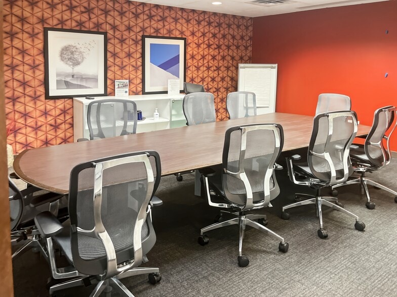 More Photos Of 101 Eisenhower Pky, Roseland Coworking Space