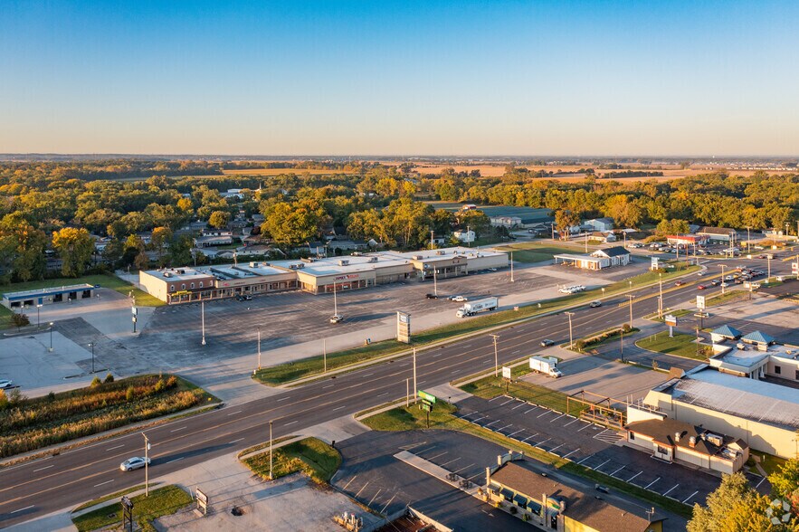 More Photos Of 392 W Us-6, Valparaiso Unknown For Lease