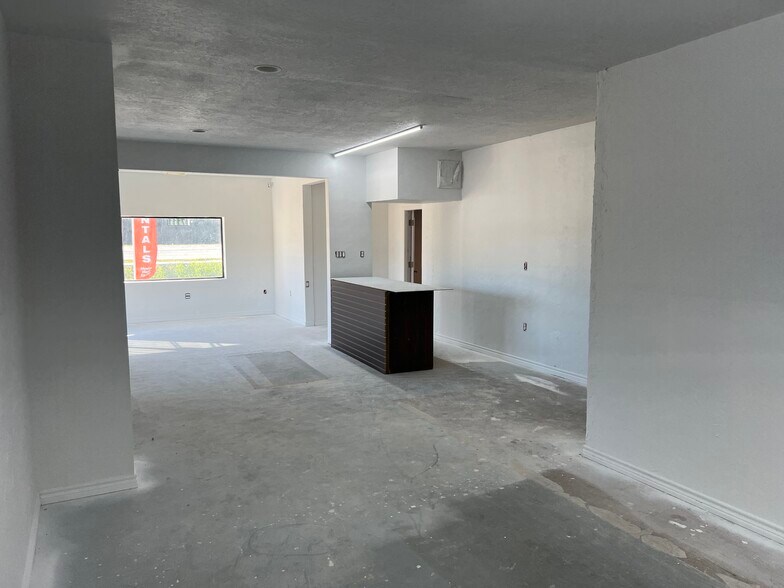 More Photos Of 17111 Highway 242, Conroe Self Storage For Lease