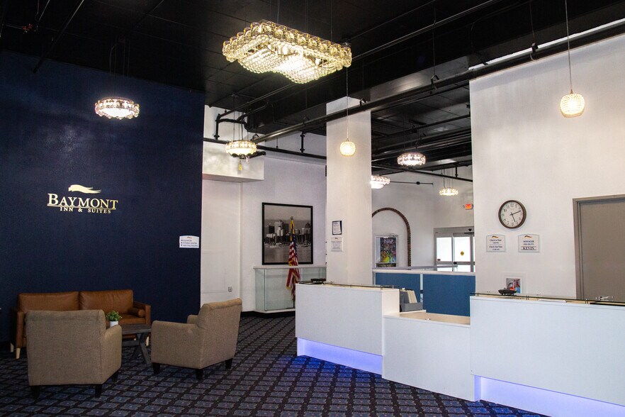 More Photos Of 215 E Walworth Ave, Delavan Hotel For Sale