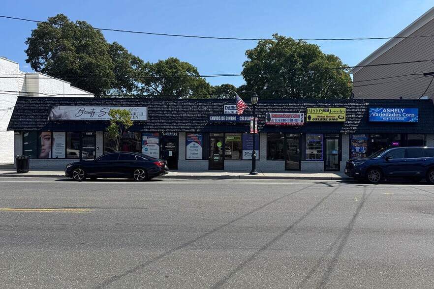 More Photos Of 1940 Great Neck Rd, Copiague Storefront For Lease