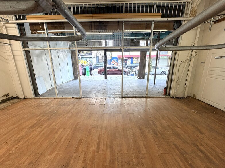 More Photos Of 1301-1309 S Los Angeles St, Los Angeles Storefront For Lease