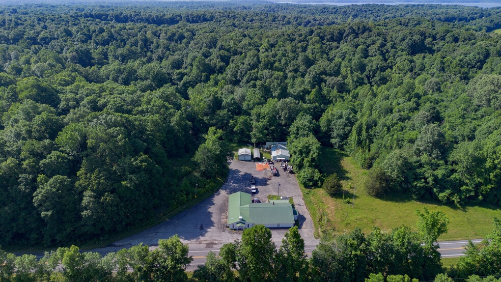 More Photos Of 6641 US Highway 62 W, Kuttawa Flex For Sale