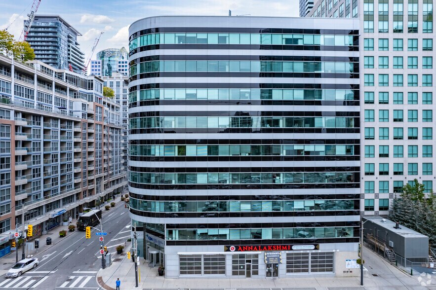 More Photos Of 277 Wellington St W, Toronto Office For Lease