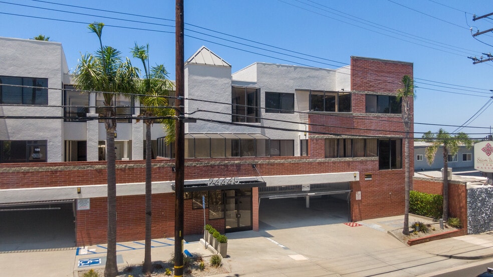More Photos Of 24445 Hawthorne Blvd, Torrance Medical For Lease