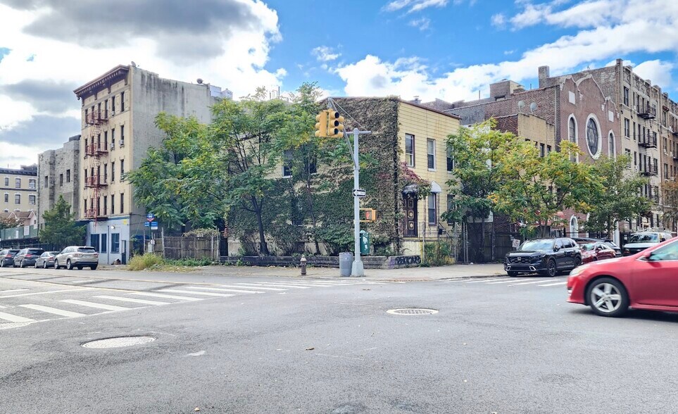 More Photos Of 2090 Arthur Ave, Bronx Apartments For Sale