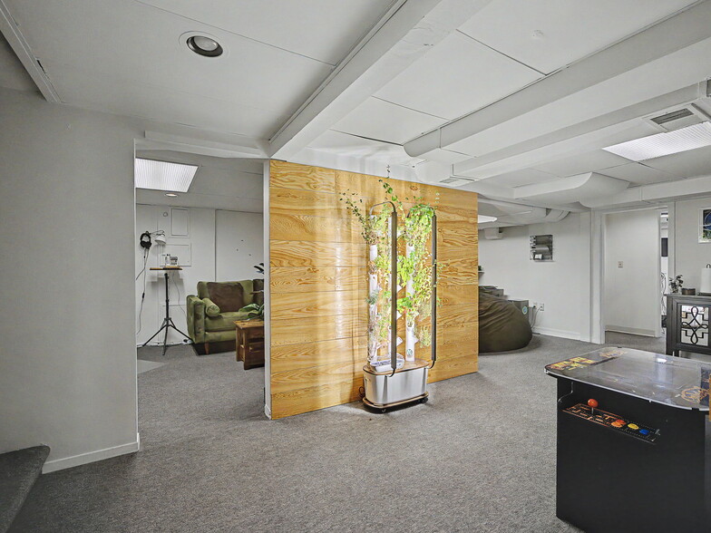 More Photos Of 10423 SE 23RD Ave, Portland Medical For Sale