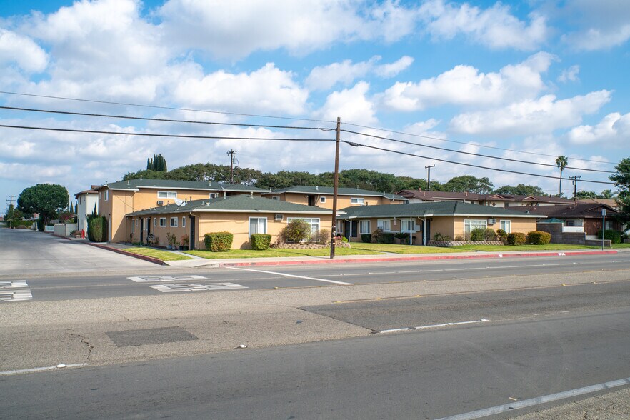More Photos Of 2135 W Ball Rd, Anaheim Apartments For Sale