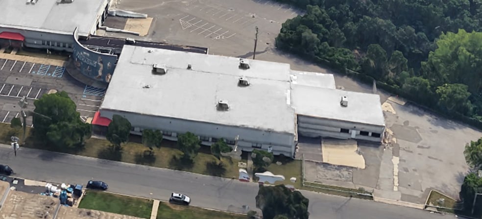 More Photos Of 200 Adams Blvd, Farmingdale Warehouse For Sale