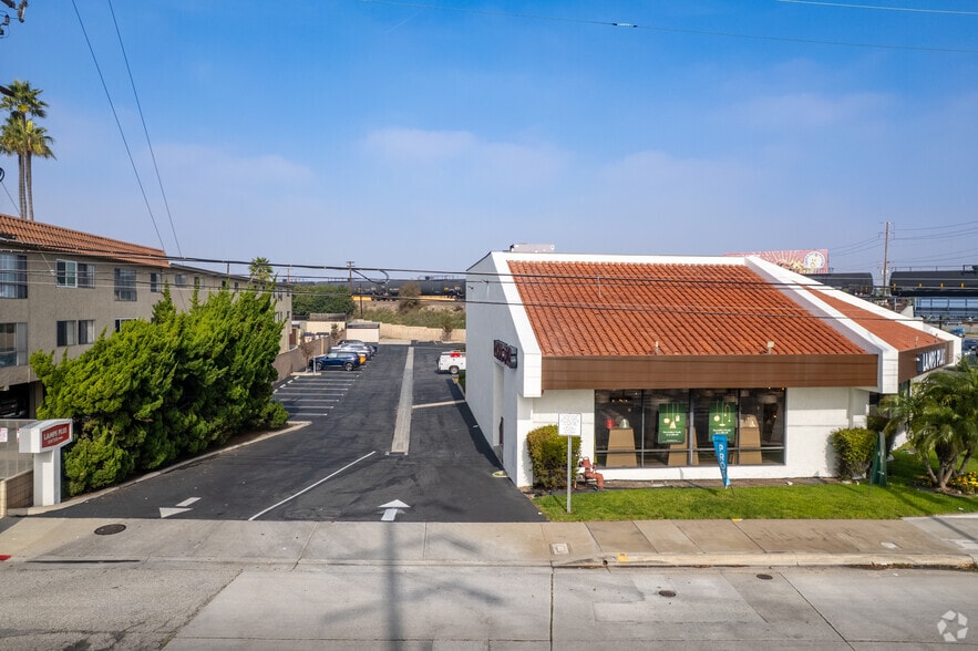 More Photos Of 18989 Hawthorne Blvd Beach, Redondo Beach Freestanding For Lease