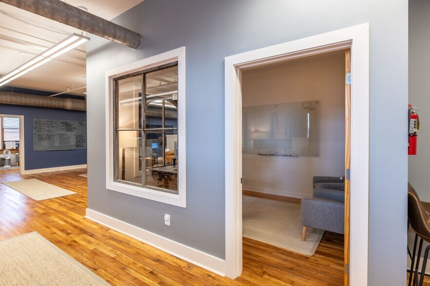 More Photos Of 16 Emory Pl, Knoxville Office Residential For Sale