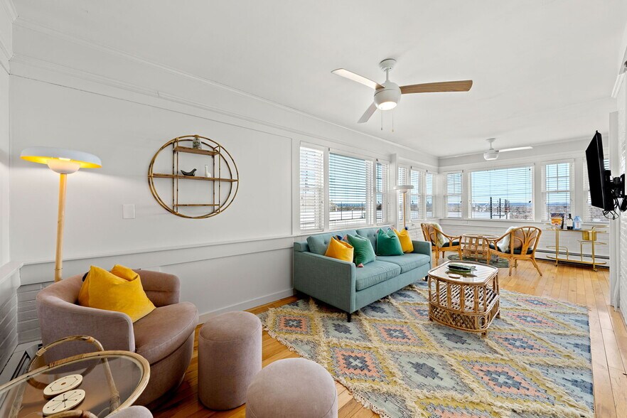 More Photos Of 741 Ocean Blvd, Rye Hotel For Sale