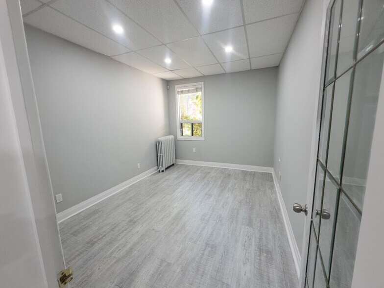 More Photos Of 504 Main St E, Hamilton Storefront Retail Residential For Lease