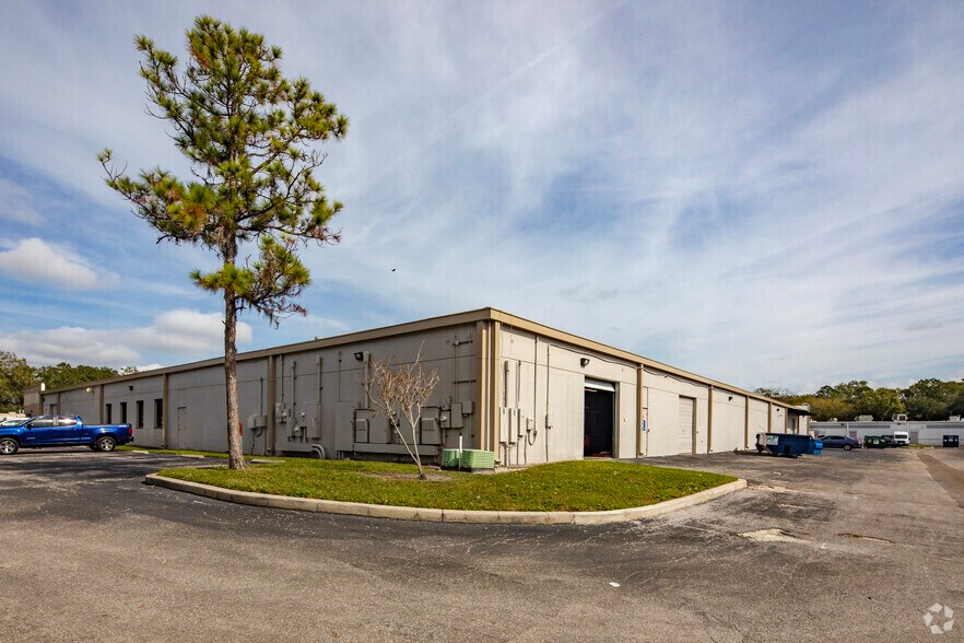 More Photos Of 5910 Benjamin Center Dr, Tampa Flex For Lease