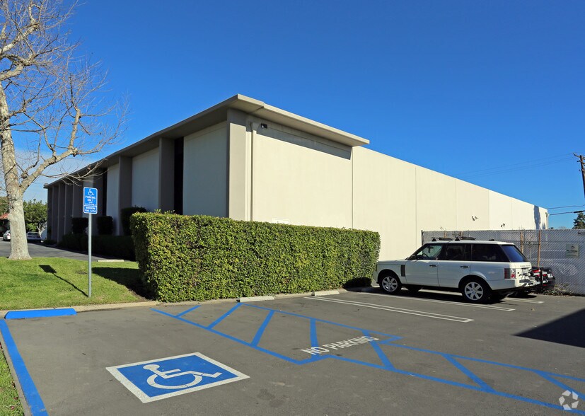 More Photos Of 1781 McGaw Ave, Irvine Warehouse For Lease