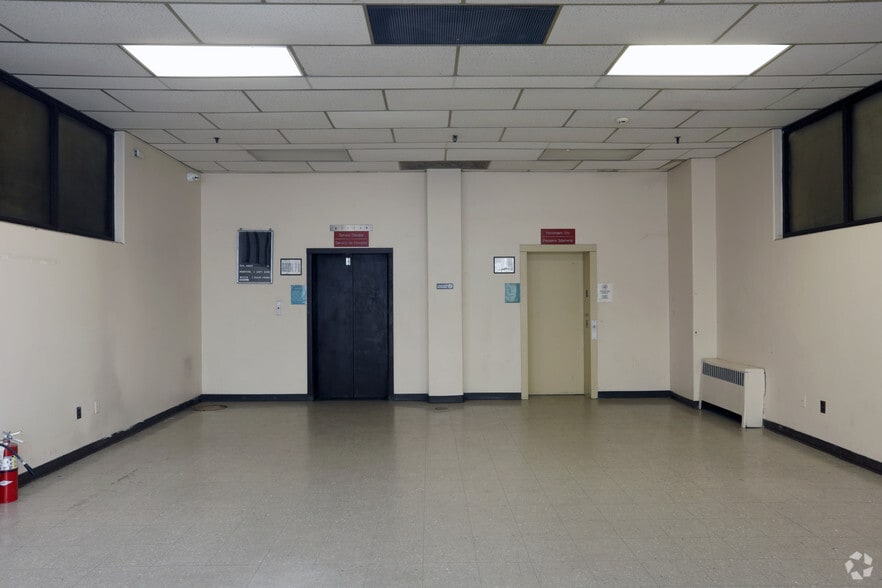 More Photos Of 545 N Arlington Ave, Bloomfield Manufacturing For Lease