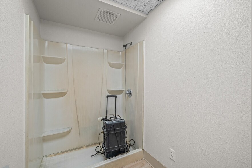 More Photos Of 1120 W Loop 289, Lubbock Medical For Lease